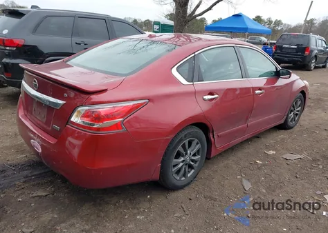 2015 Nissan Altima 2.5 S z USA, uszkodzony, nr VIN 1N4AL3AP2FC587159